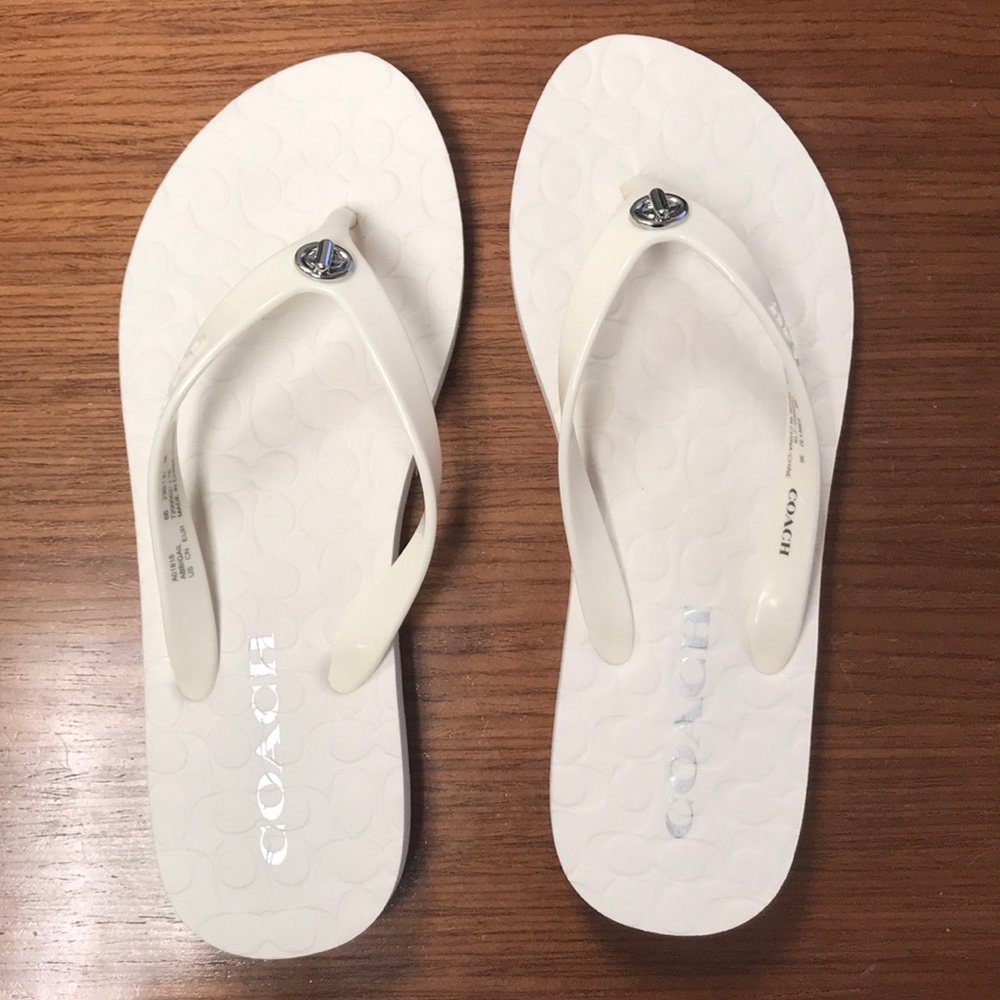 Never Worn Coach Women’s Abbigail White Sandal